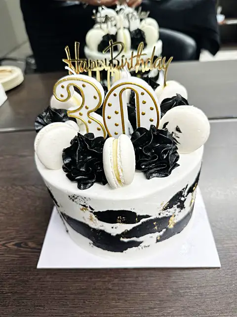 The 30th anniversary cake